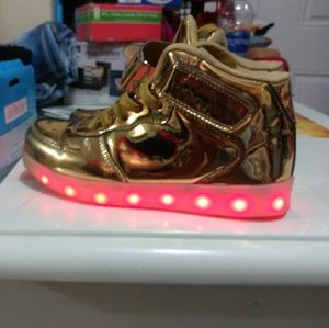 Boys gold light up shoes